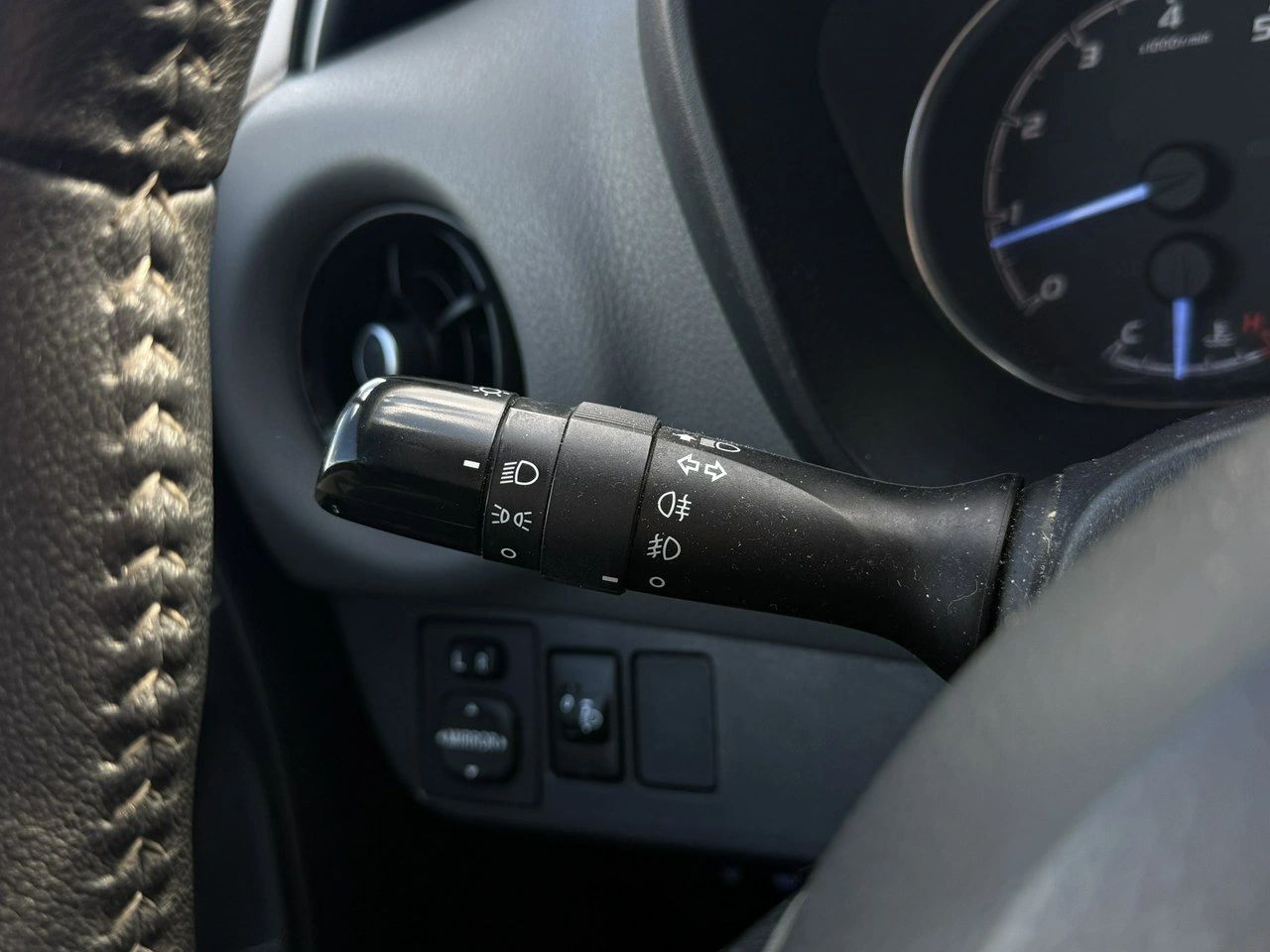 Toyota Yaris - Zdjęcie 12