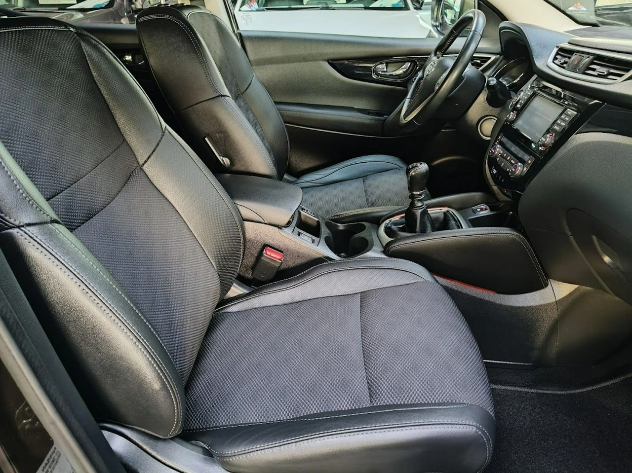 Nissan Qashqai - Zdjęcie 16