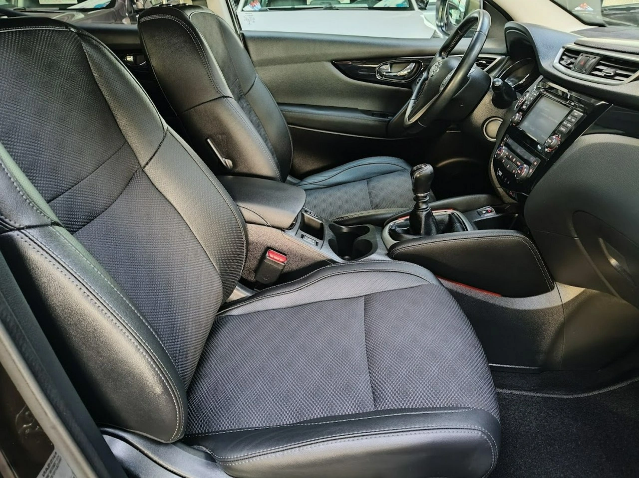 Nissan Qashqai - Zdjęcie 16