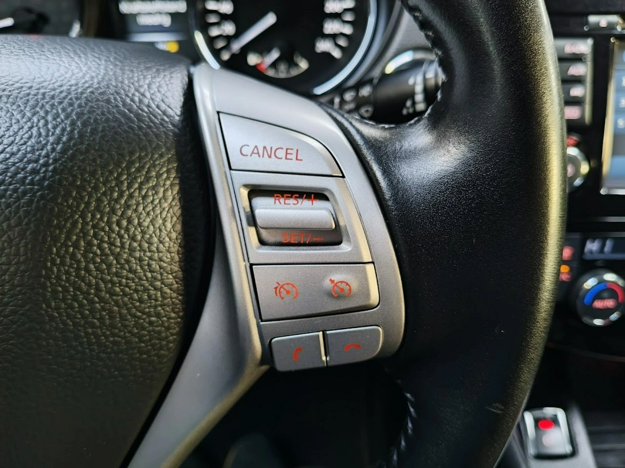 Nissan Qashqai - Zdjęcie 24