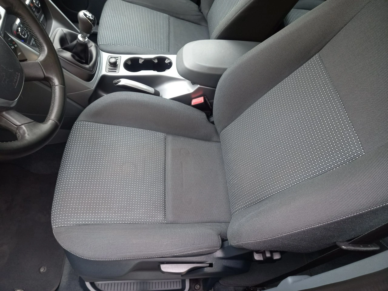 Ford C-MAX - Zdjęcie 30