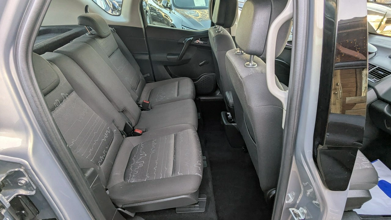 Opel Meriva - Zdjęcie 17