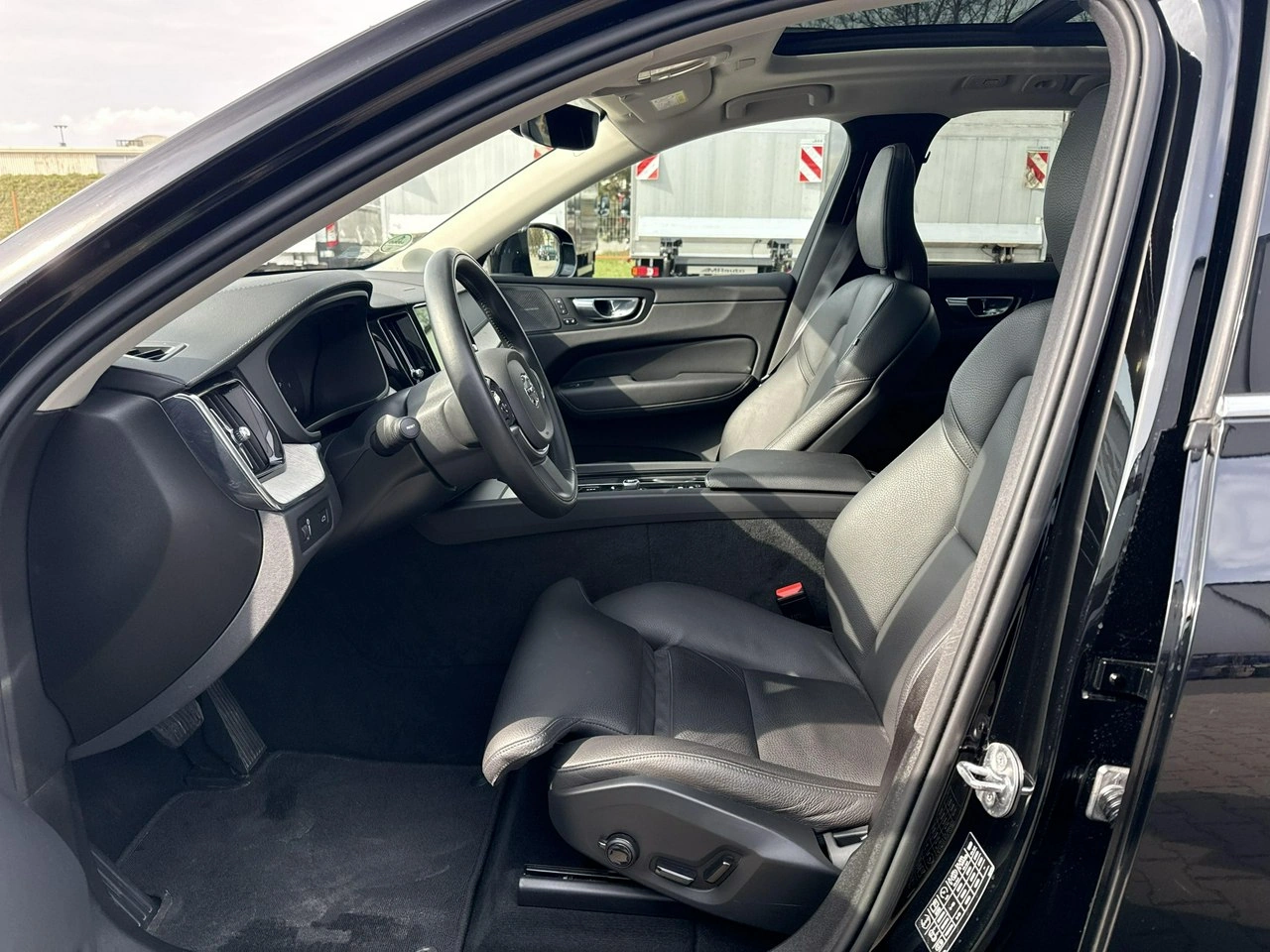 Volvo XC 60 - Zdjęcie 10