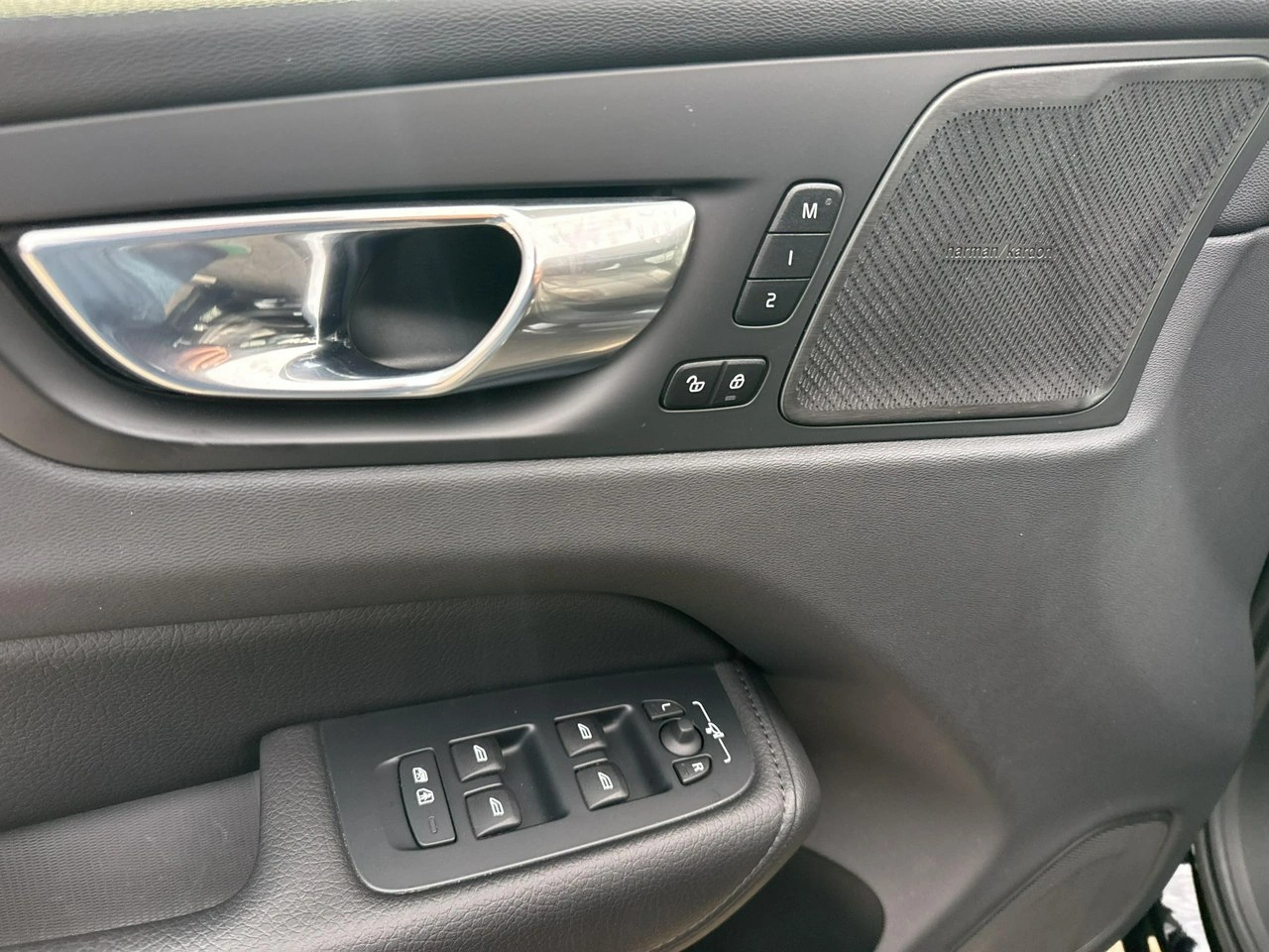 Volvo XC 60 - Zdjęcie 11