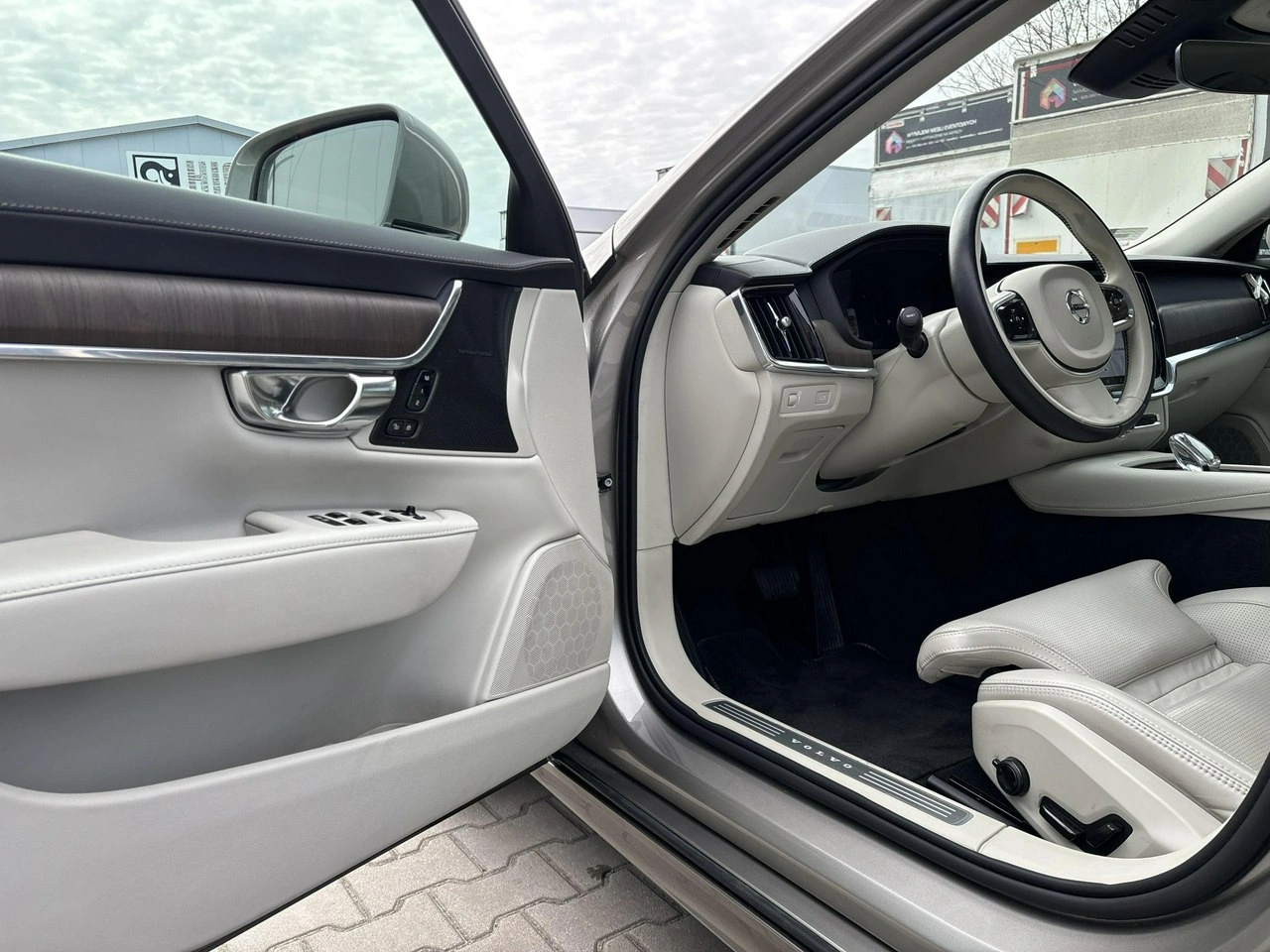 Volvo S90 - Zdjęcie 9