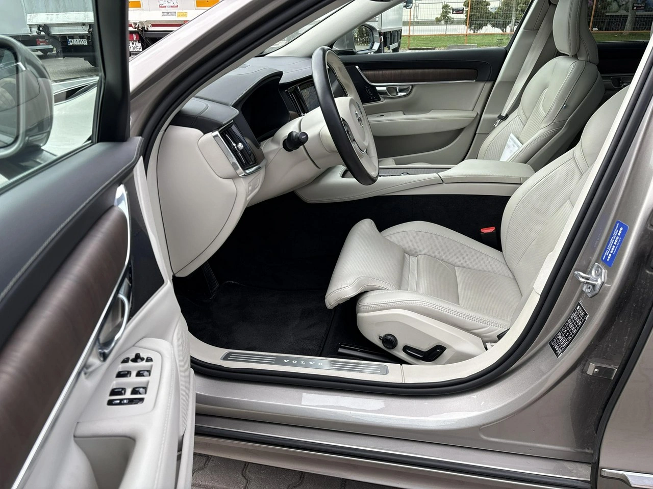 Volvo S90 - Zdjęcie 10