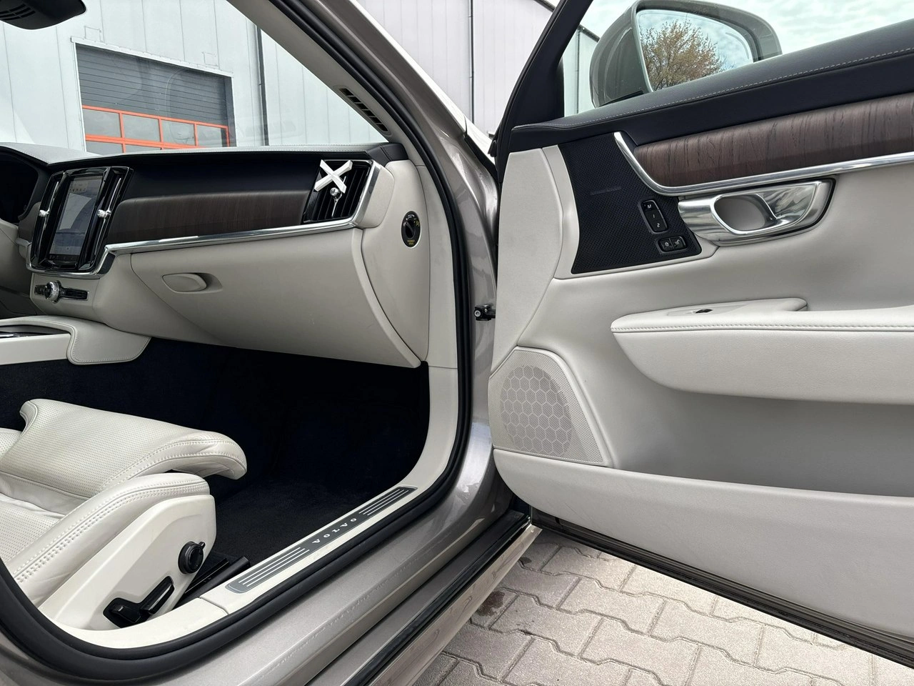 Volvo S90 - Zdjęcie 17