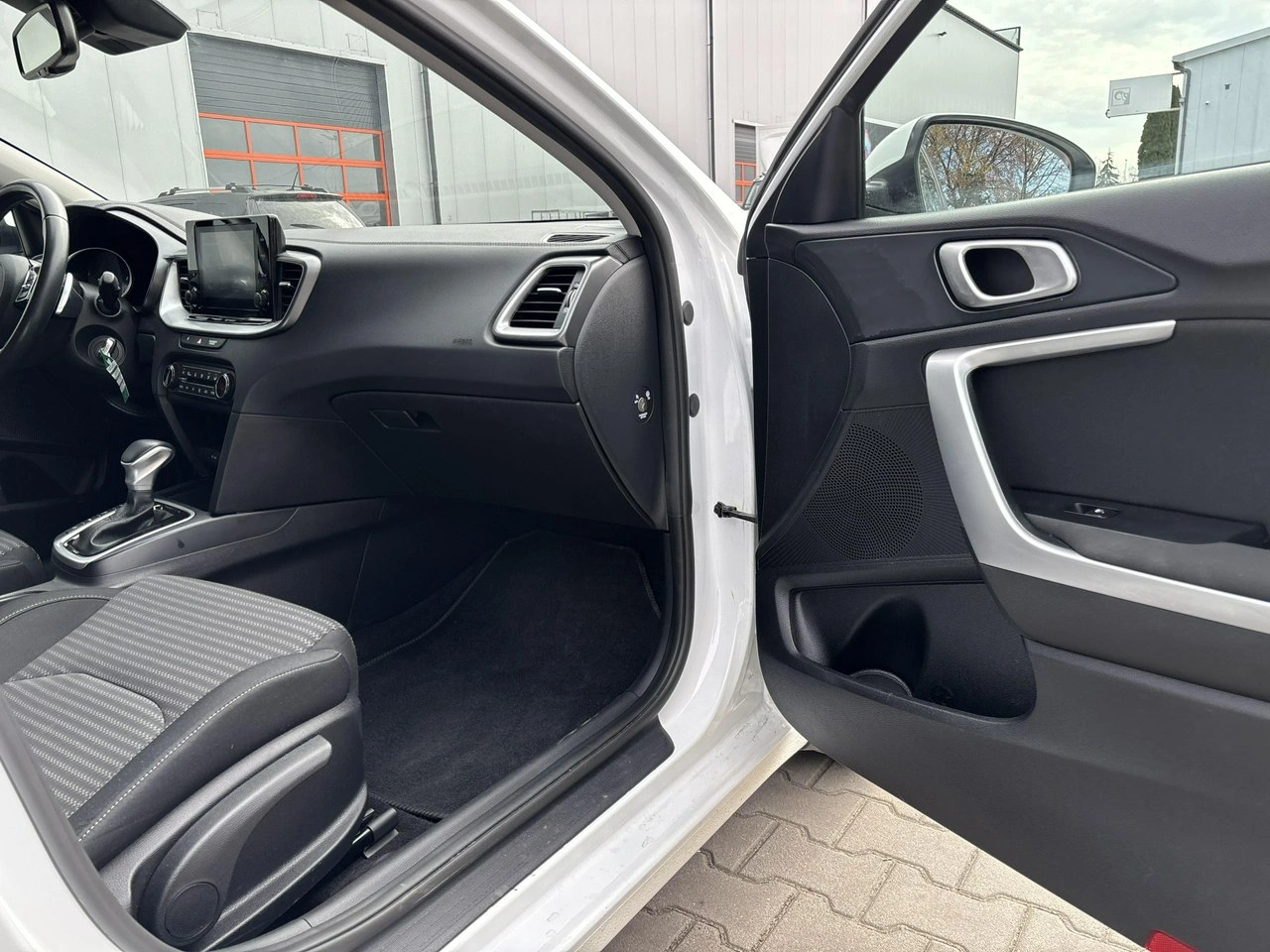 Kia Ceed - Zdjęcie 16