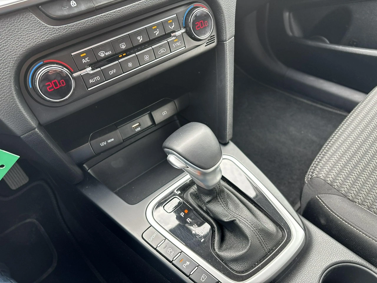 Kia Ceed - Zdjęcie 18