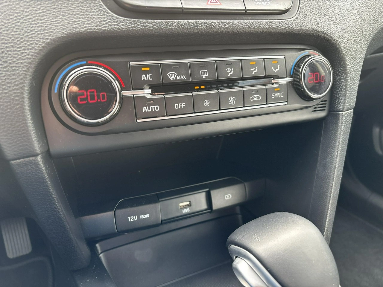 Kia Ceed - Zdjęcie 21