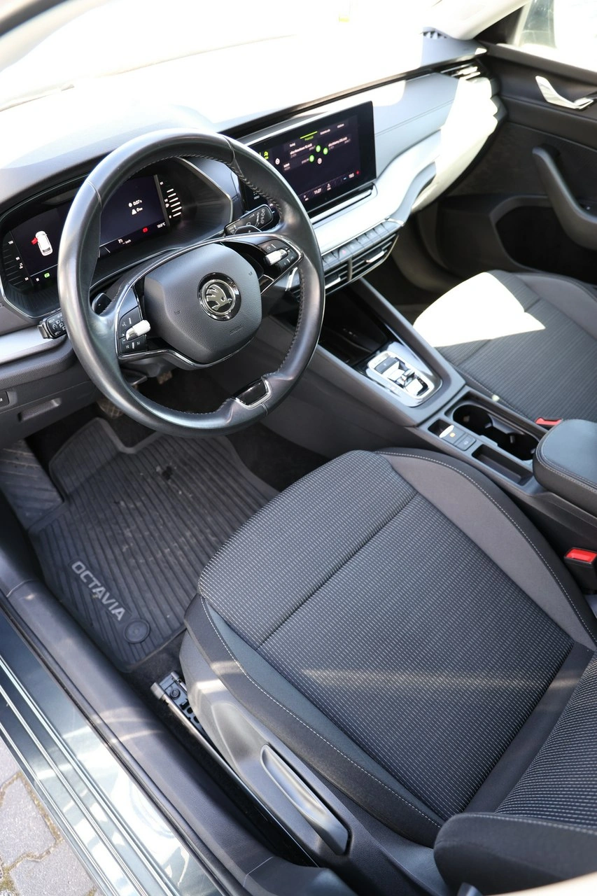 Skoda Octavia - Zdjęcie 13