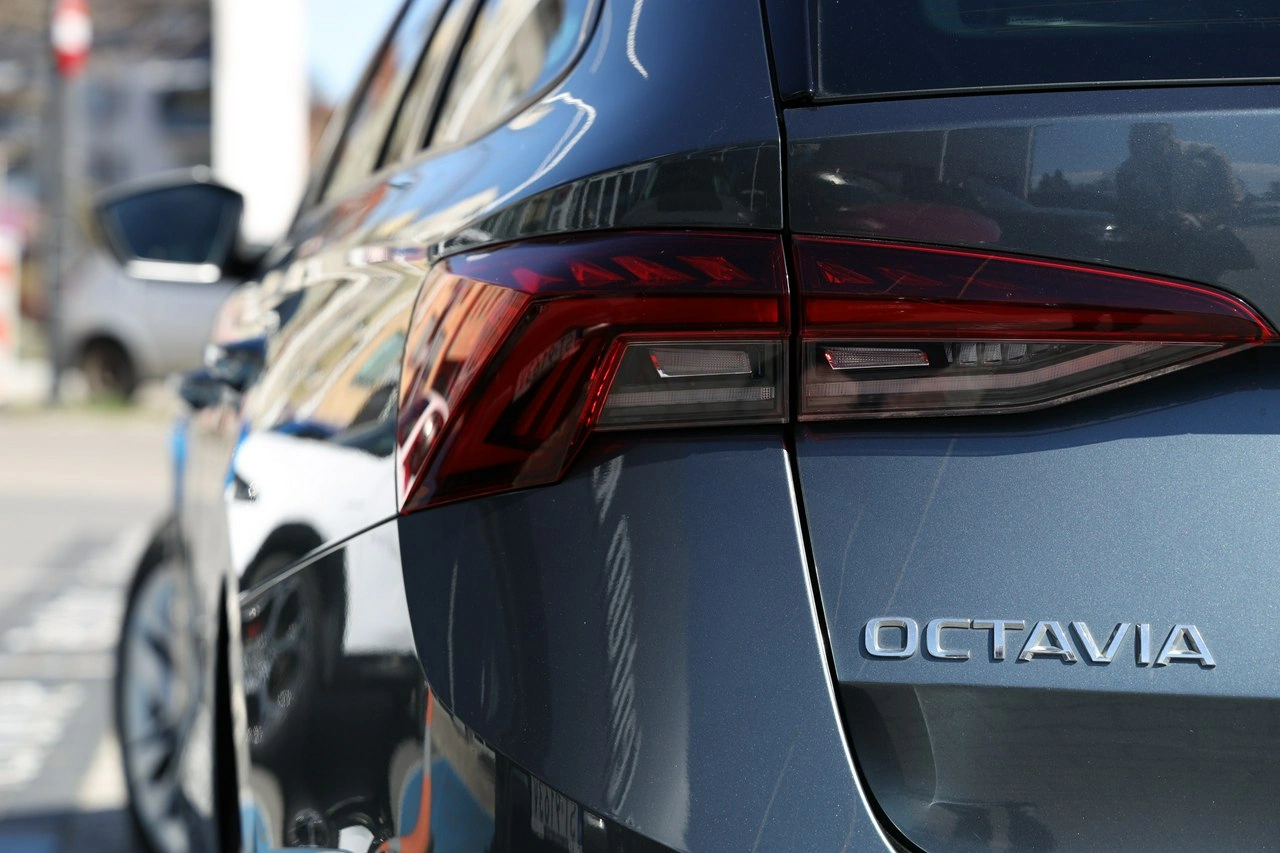 Skoda Octavia - Zdjęcie 8