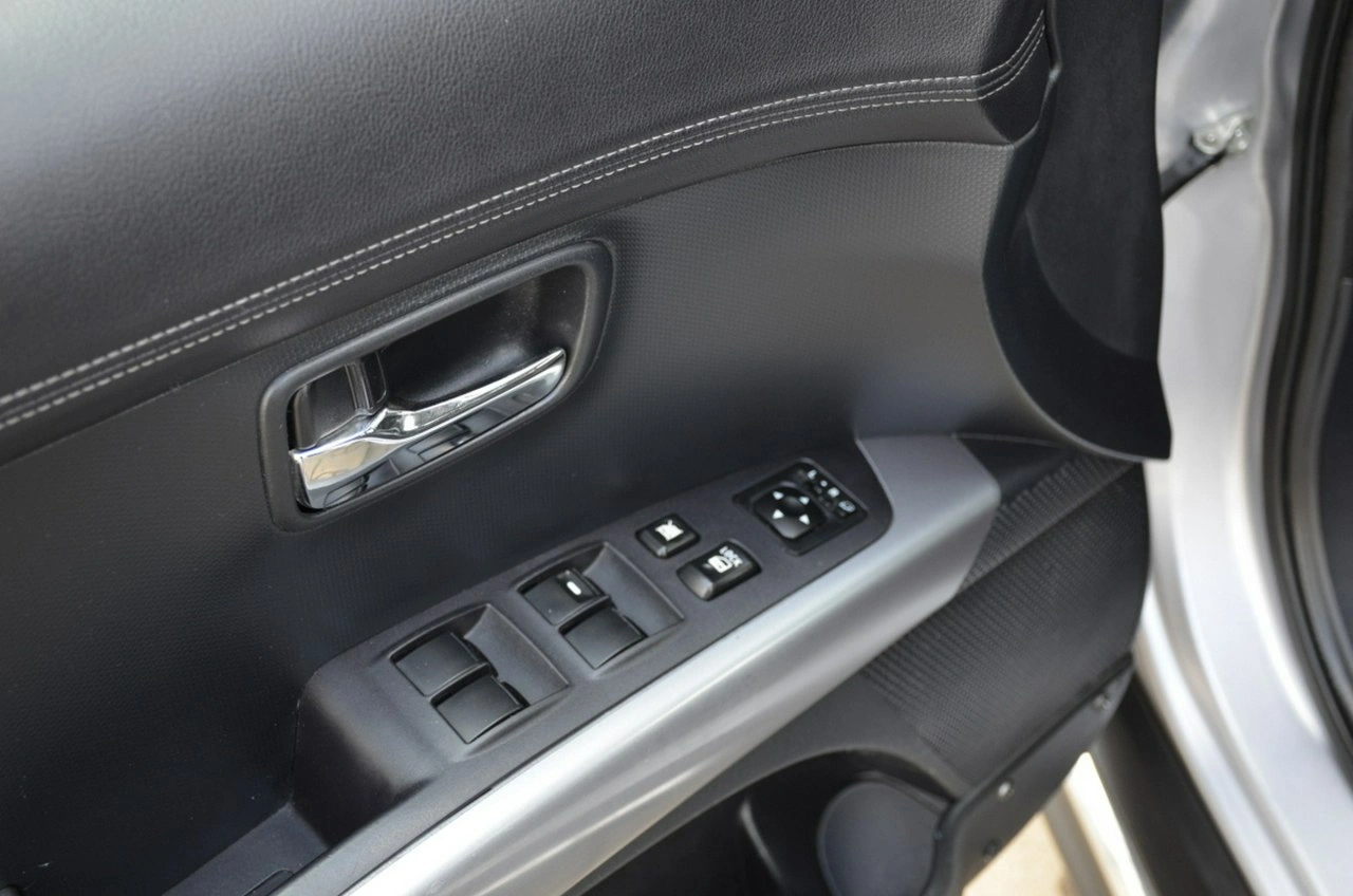 Mitsubishi Outlander - Zdjęcie 19