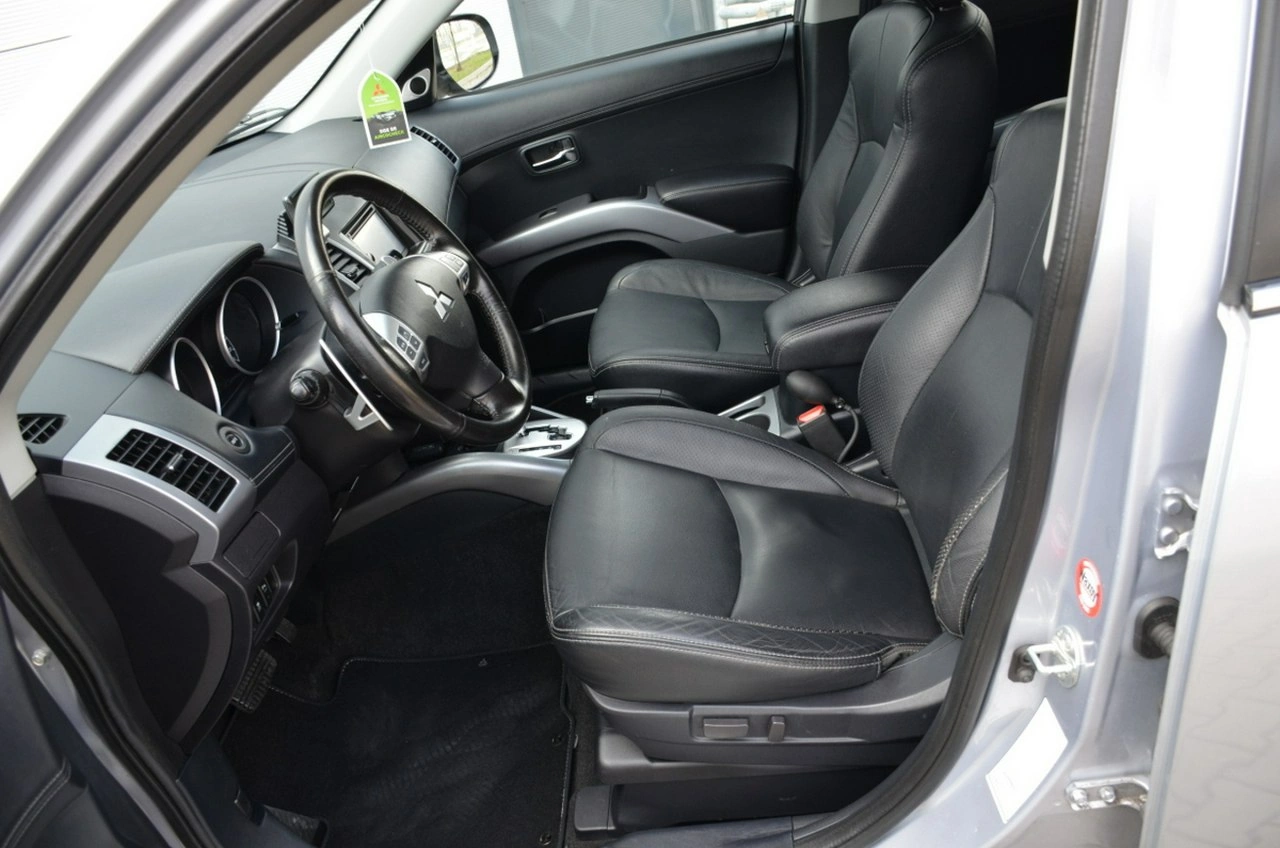 Mitsubishi Outlander - Zdjęcie 20