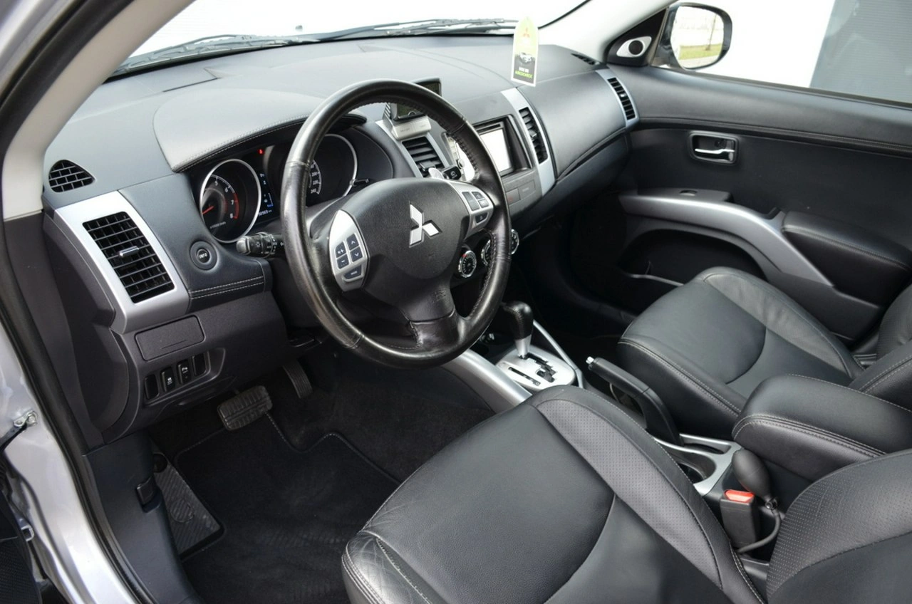 Mitsubishi Outlander - Zdjęcie 21