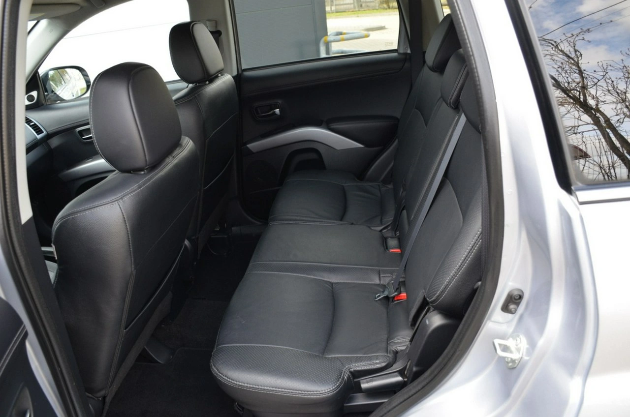 Mitsubishi Outlander - Zdjęcie 24