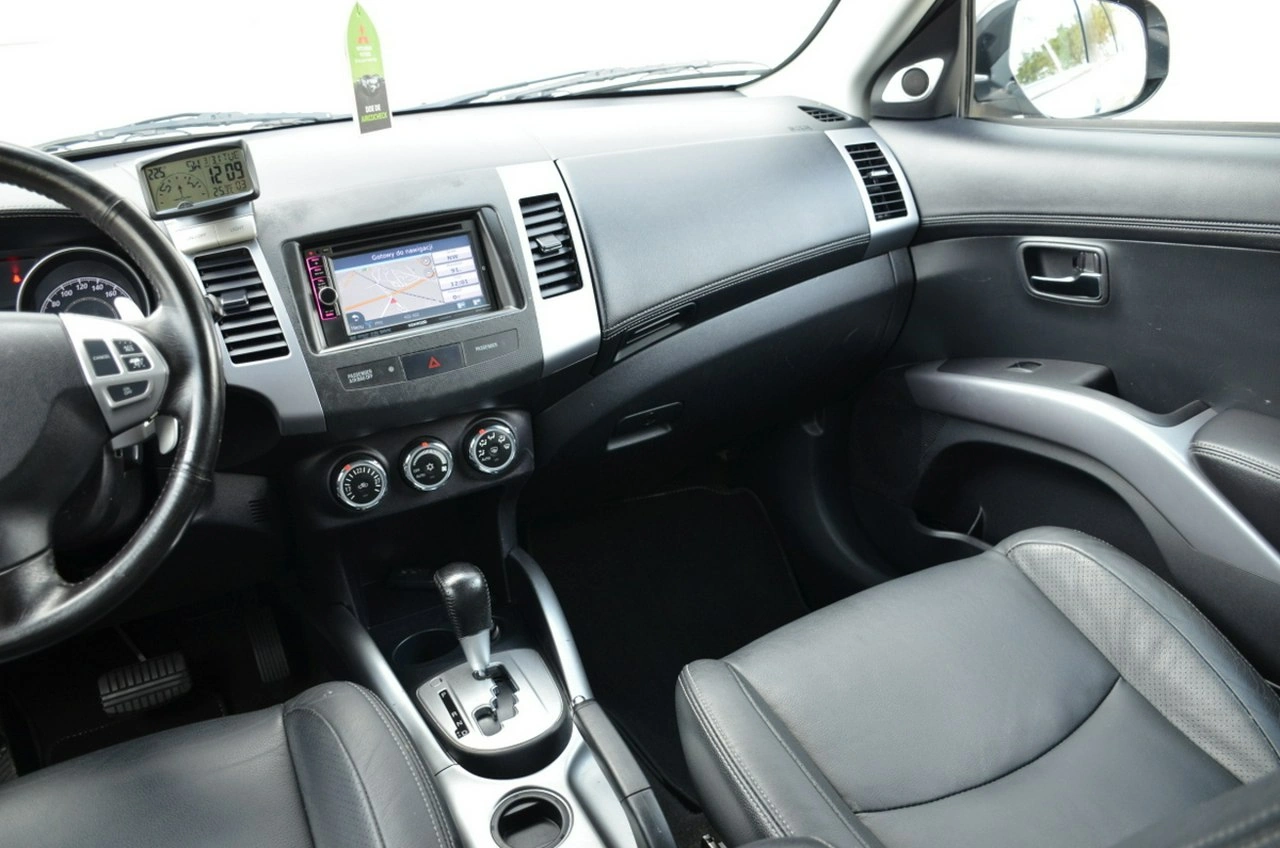 Mitsubishi Outlander - Zdjęcie 27