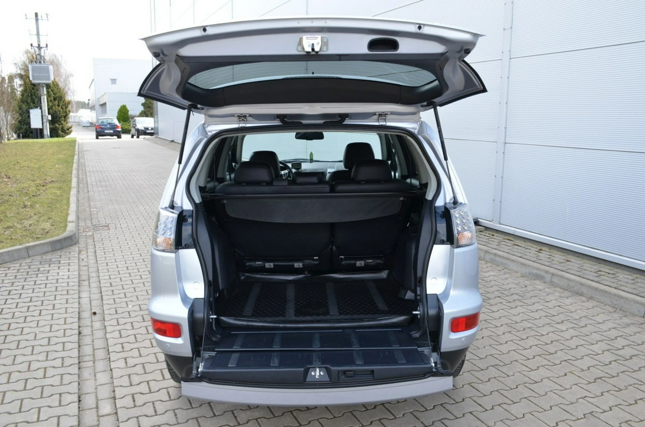 Mitsubishi Outlander - Zdjęcie 8