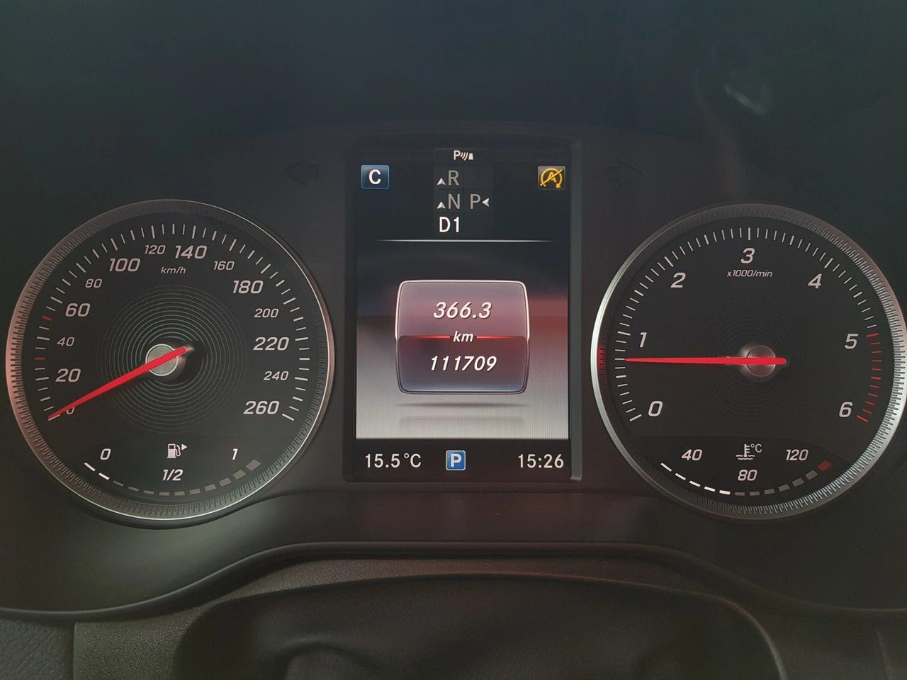 Mercedes GLC 220 - Zdjęcie 21