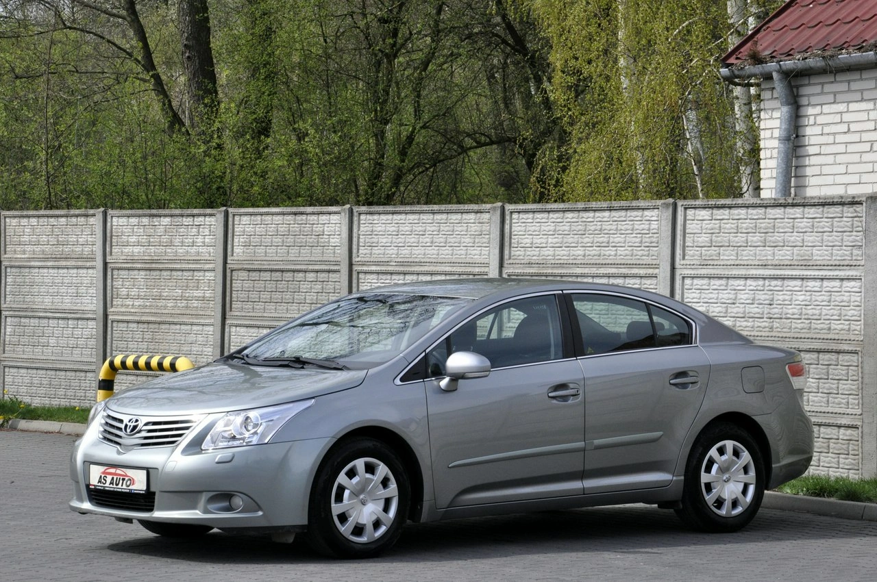 Toyota Avensis - Zdjęcie 21