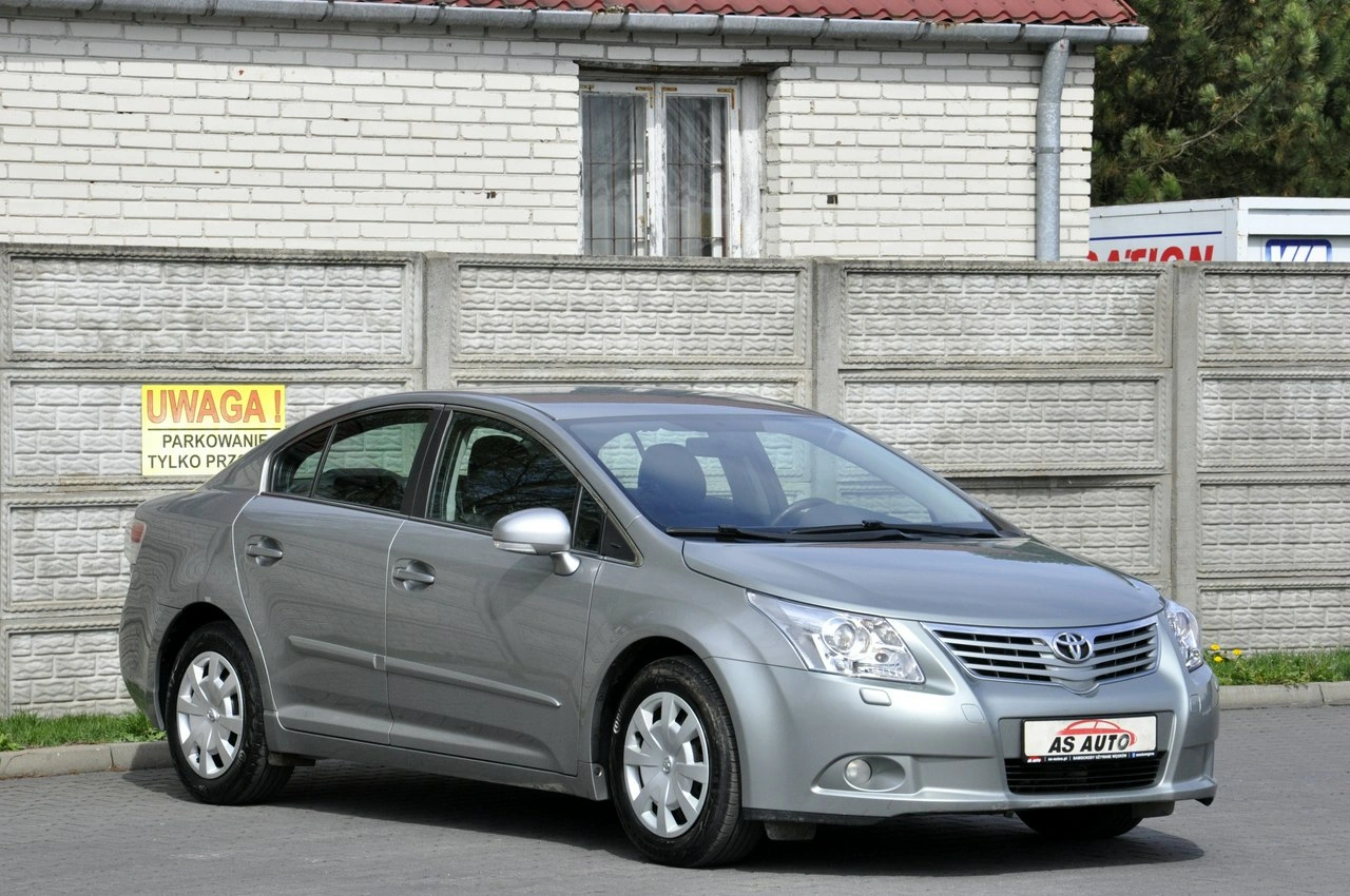 Toyota Avensis - Zdjęcie 25