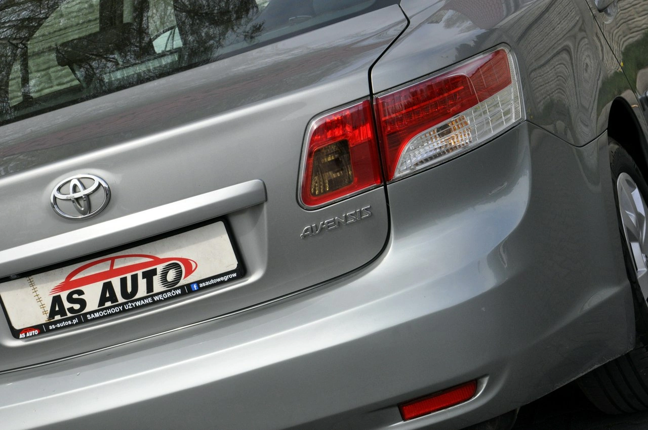 Toyota Avensis - Zdjęcie 29