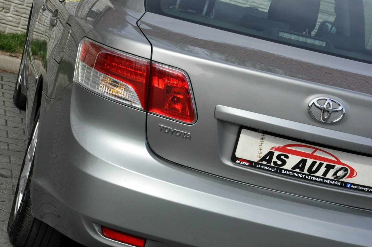 Toyota Avensis - Zdjęcie 31