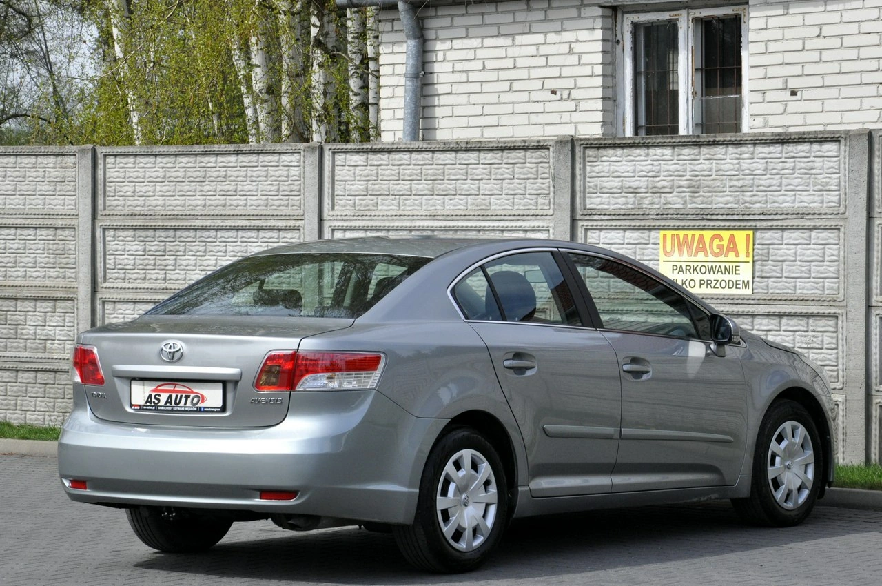 Toyota Avensis - Zdjęcie 28