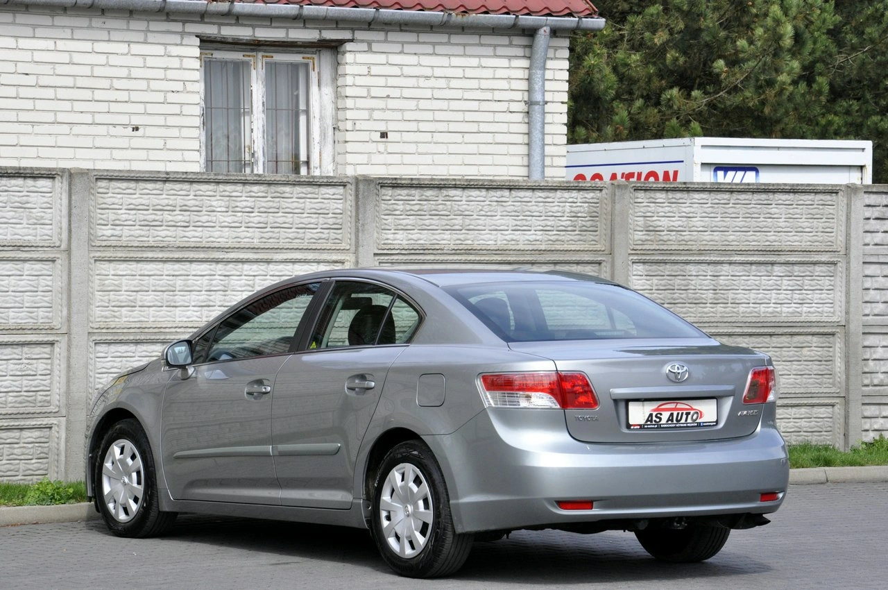 Toyota Avensis - Zdjęcie 32