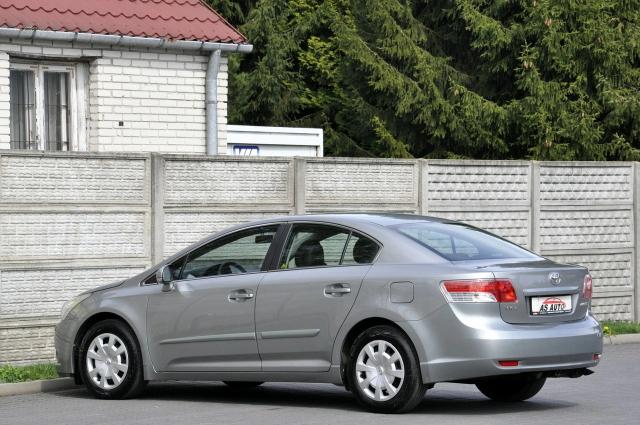 Toyota Avensis - Zdjęcie 33
