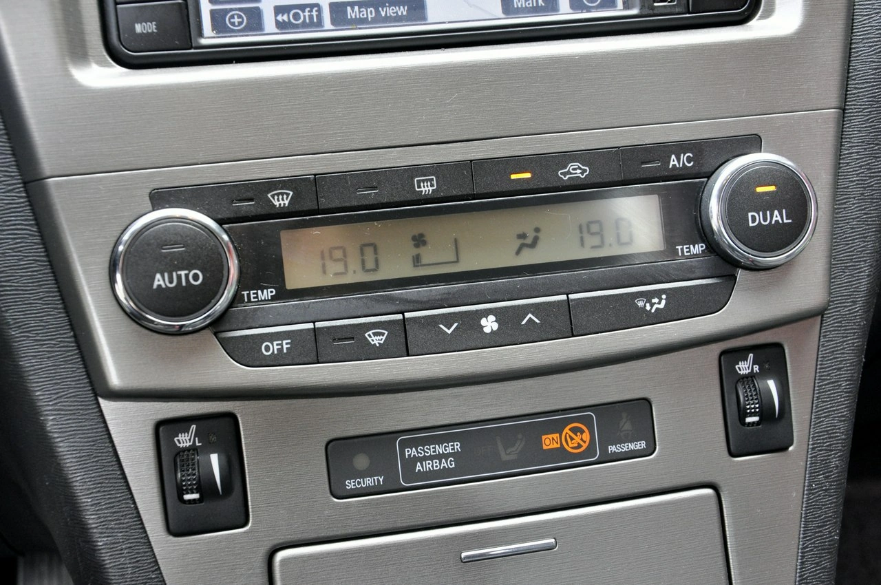 Toyota Avensis - Zdjęcie 7