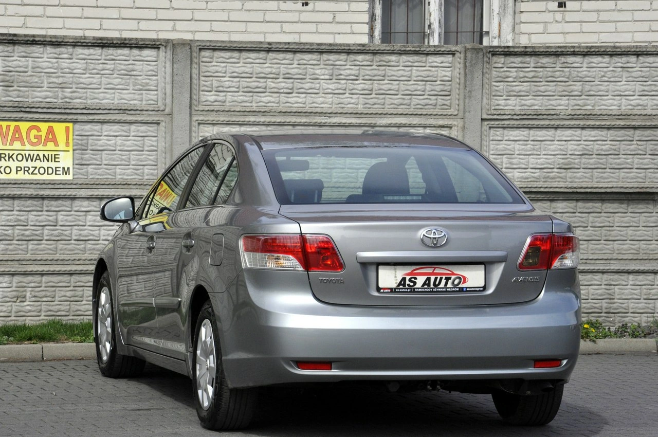 Toyota Avensis - Zdjęcie 3