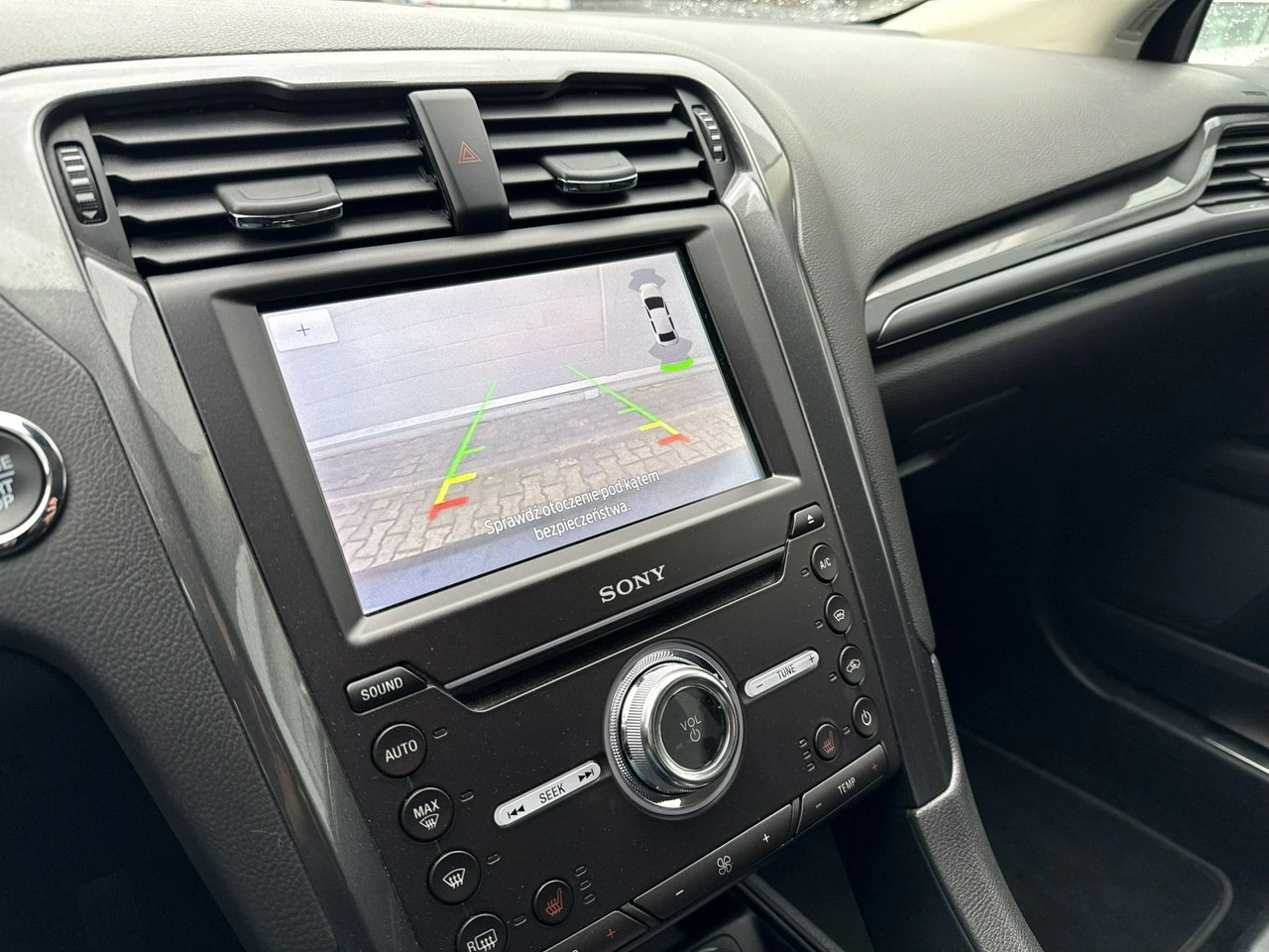 Ford Mondeo - Zdjęcie 22