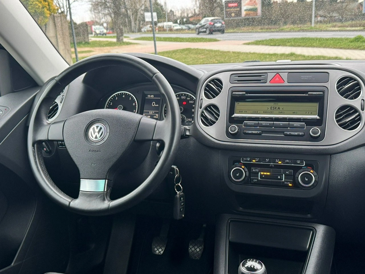 Volkswagen Tiguan - Zdjęcie 17