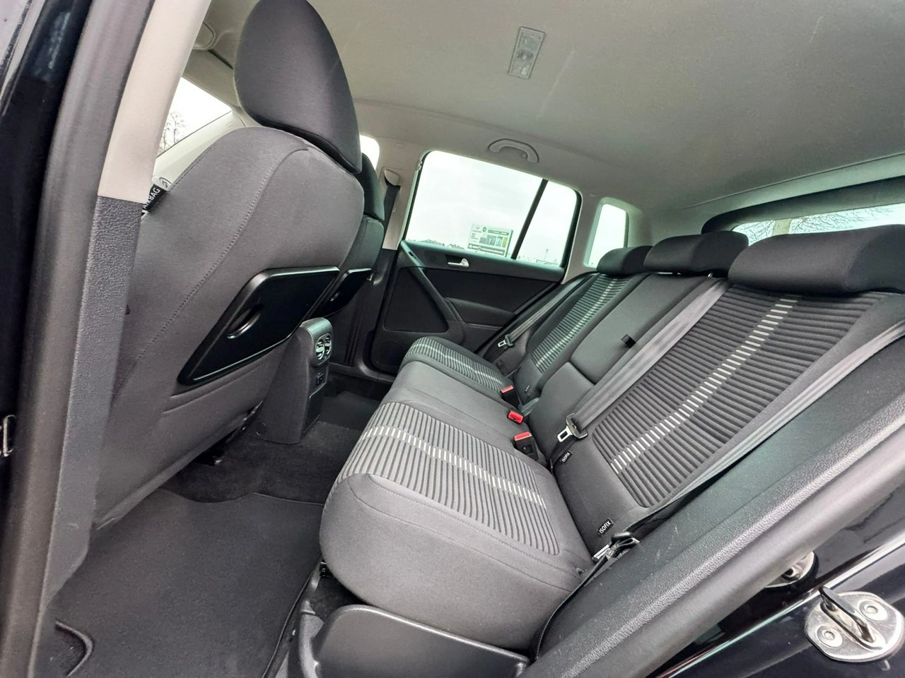 Volkswagen Tiguan - Zdjęcie 23