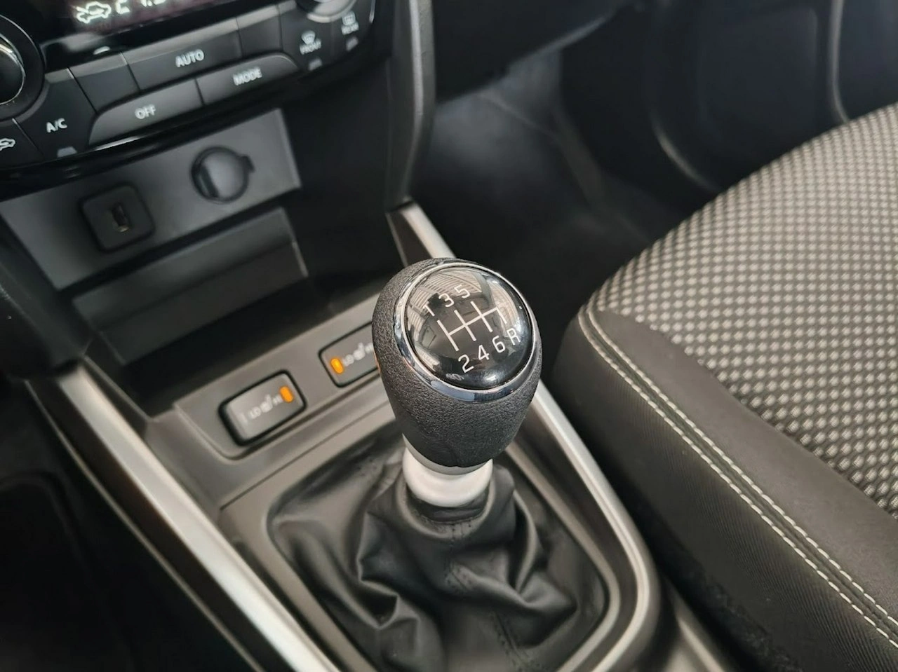 Suzuki Vitara - Zdjęcie 25