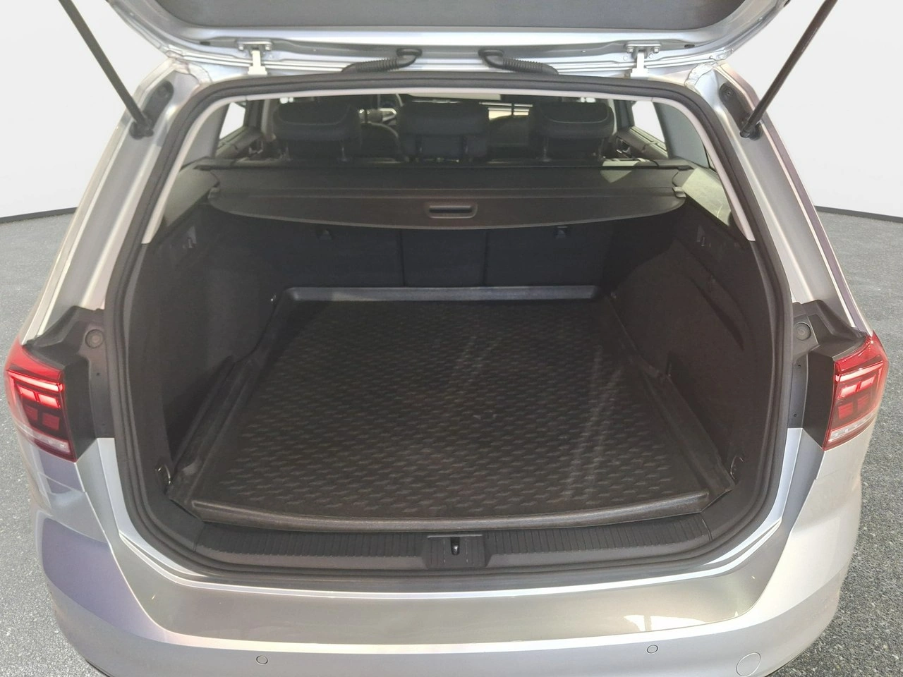 Volkswagen Passat Variant - Zdjęcie 10