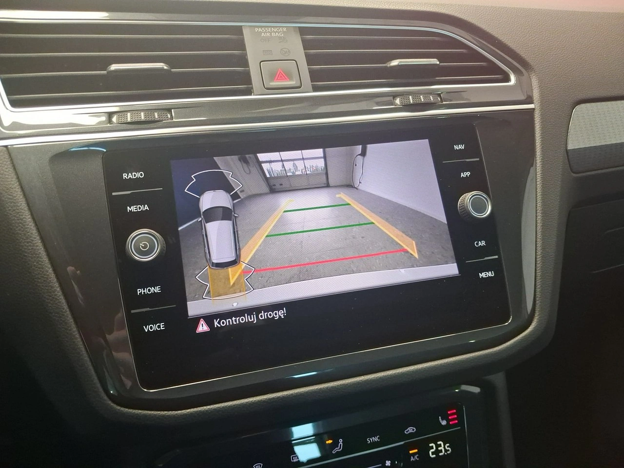 Volkswagen Tiguan - Zdjęcie 21