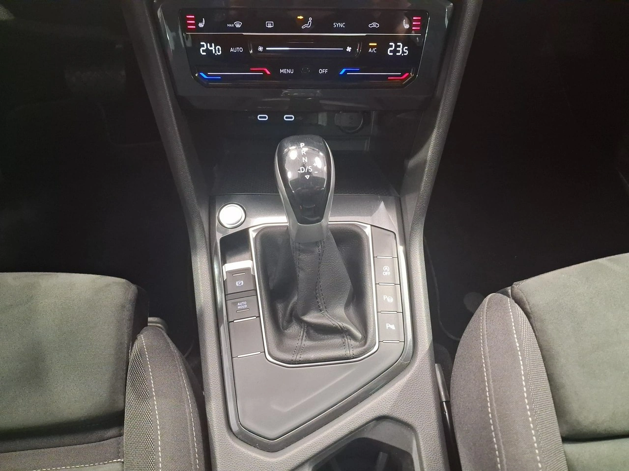 Volkswagen Tiguan - Zdjęcie 23