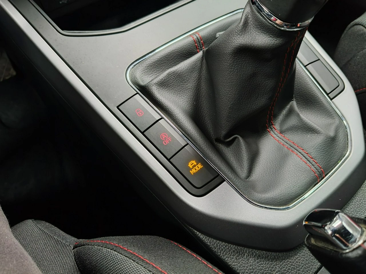 Seat Arona - Zdjęcie 27