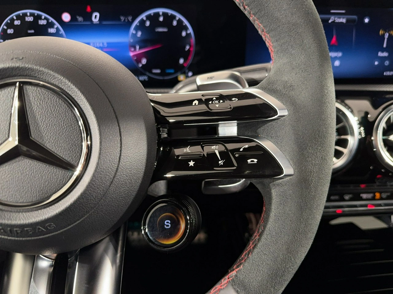 Mercedes A 35 AMG - Zdjęcie 20