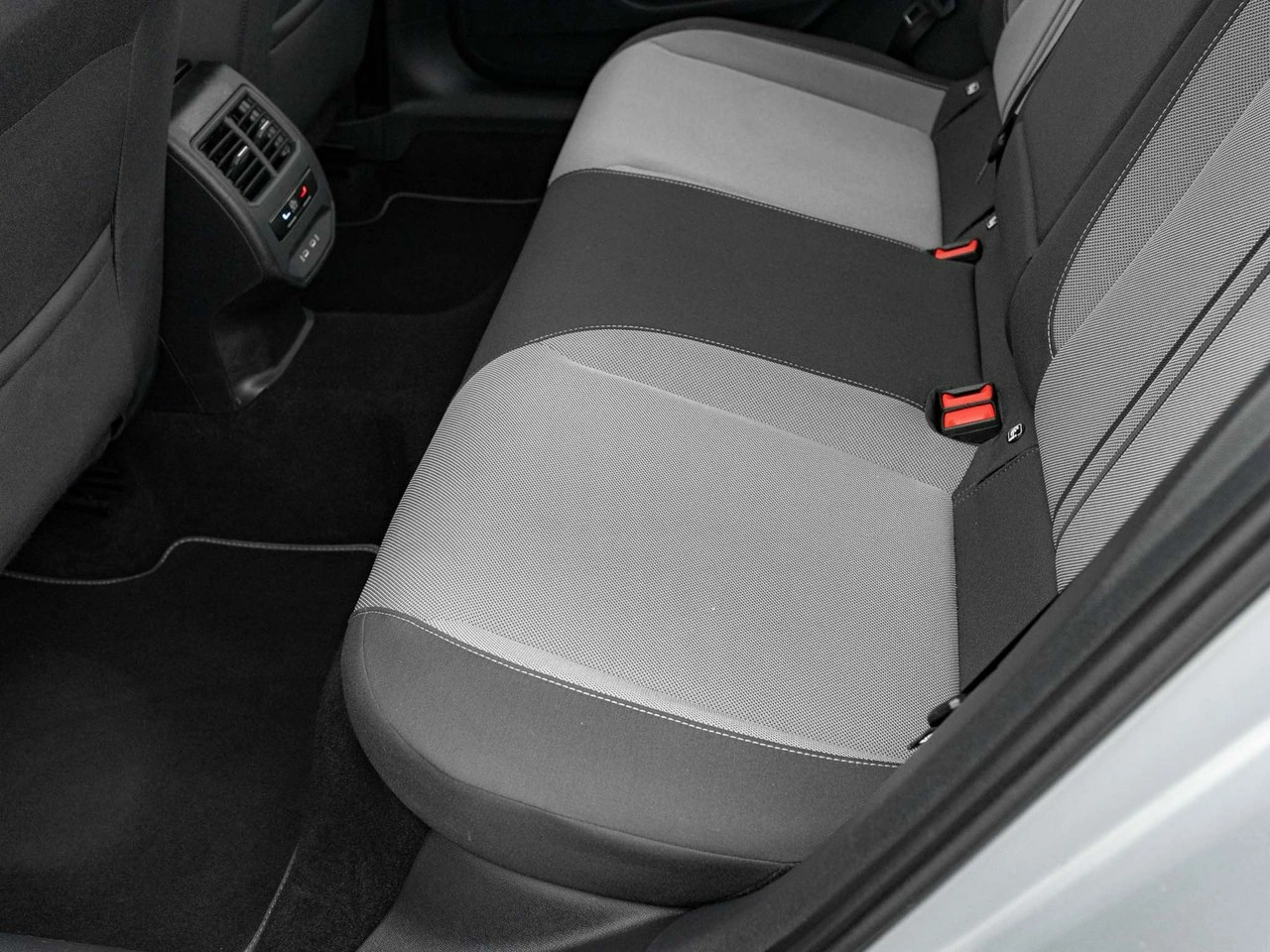 Seat Leon - Zdjęcie 21