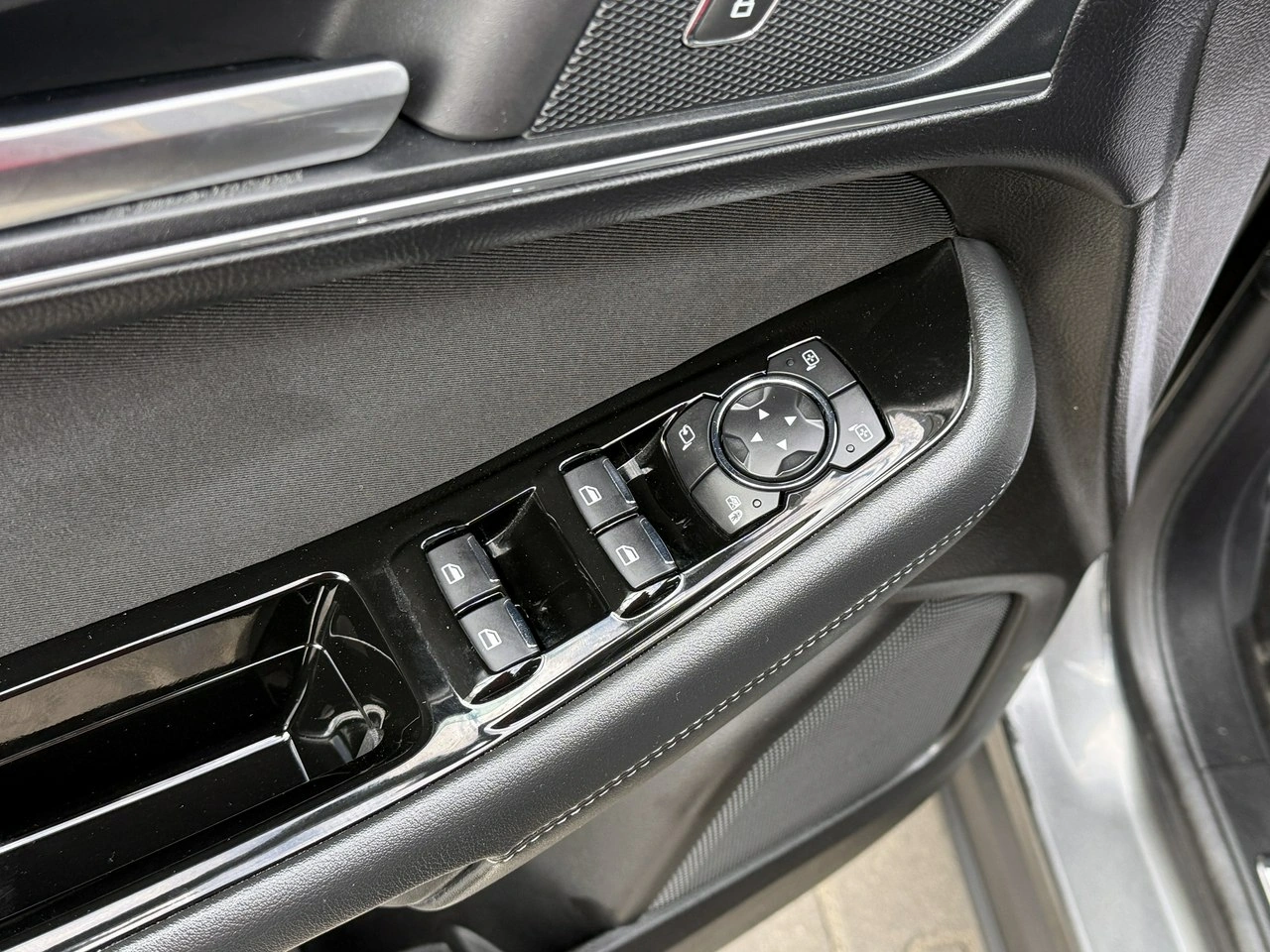 Ford S-Max - Zdjęcie 16