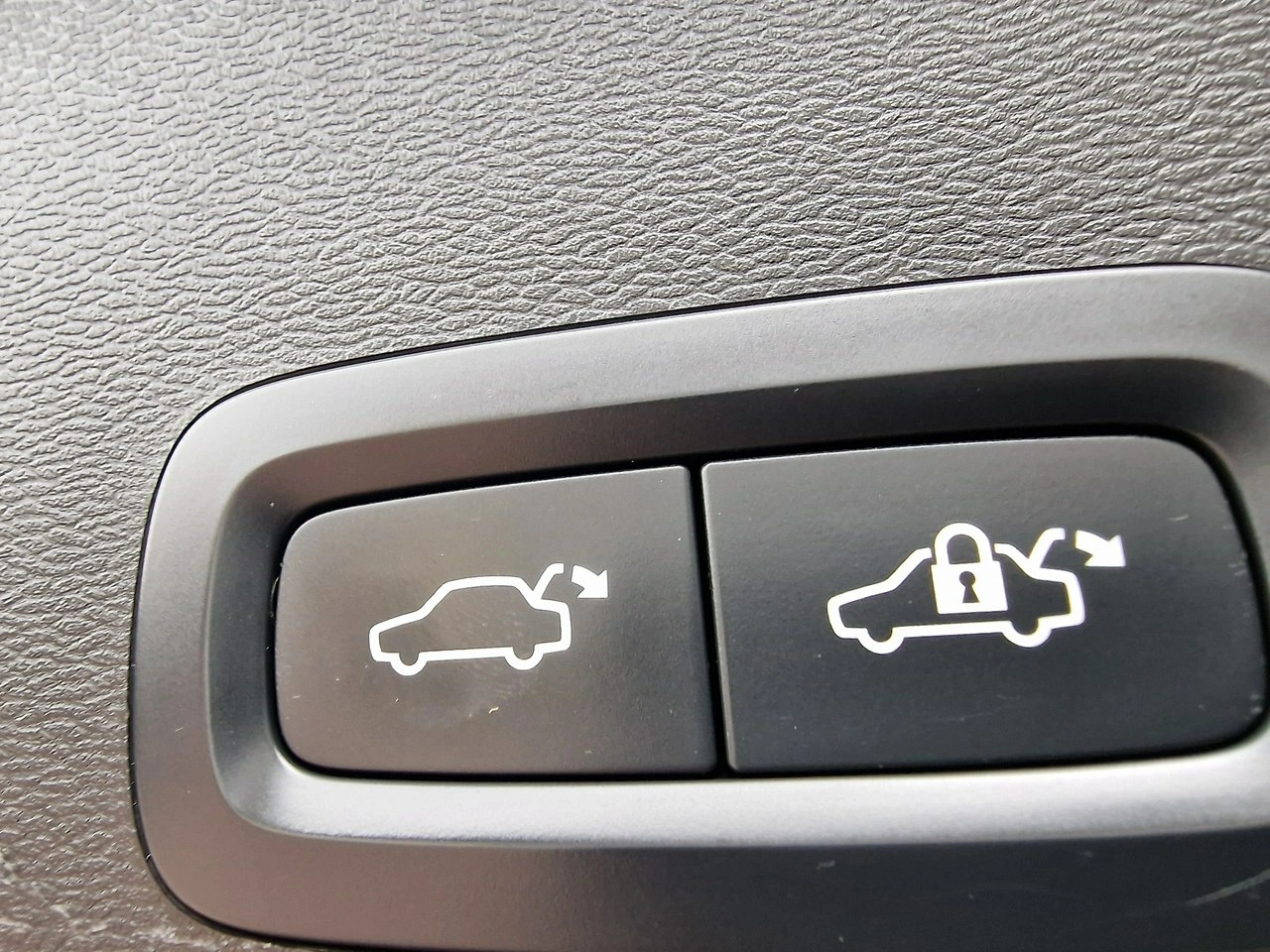 Volvo XC 40 - Zdjęcie 22