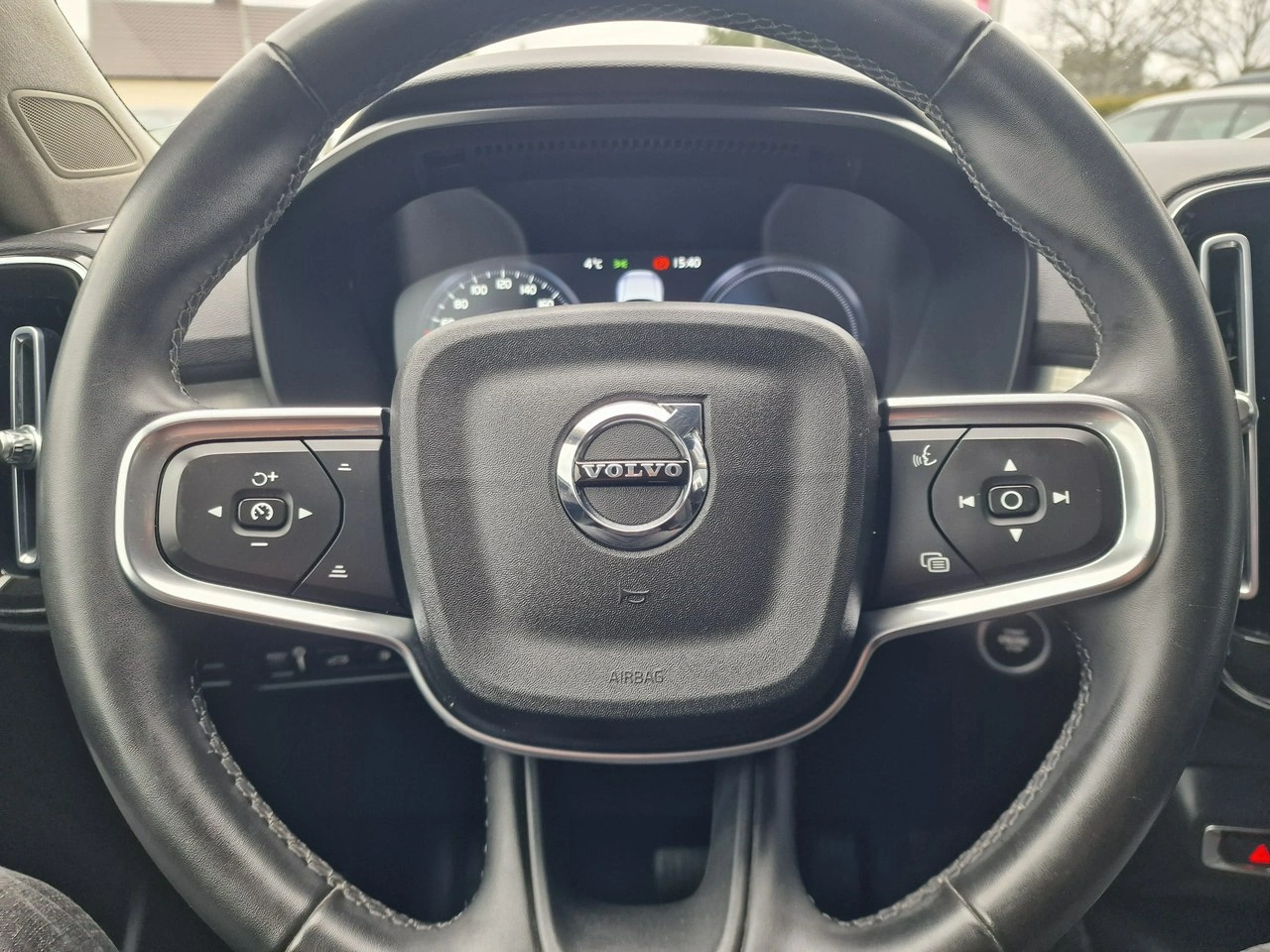 Volvo XC 40 - Zdjęcie 36