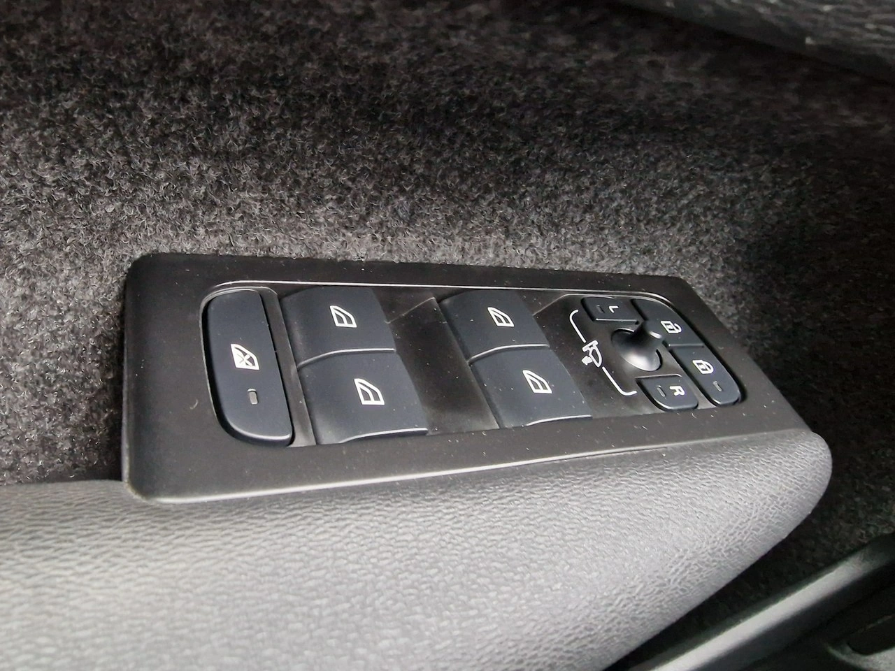 Volvo XC 40 - Zdjęcie 38