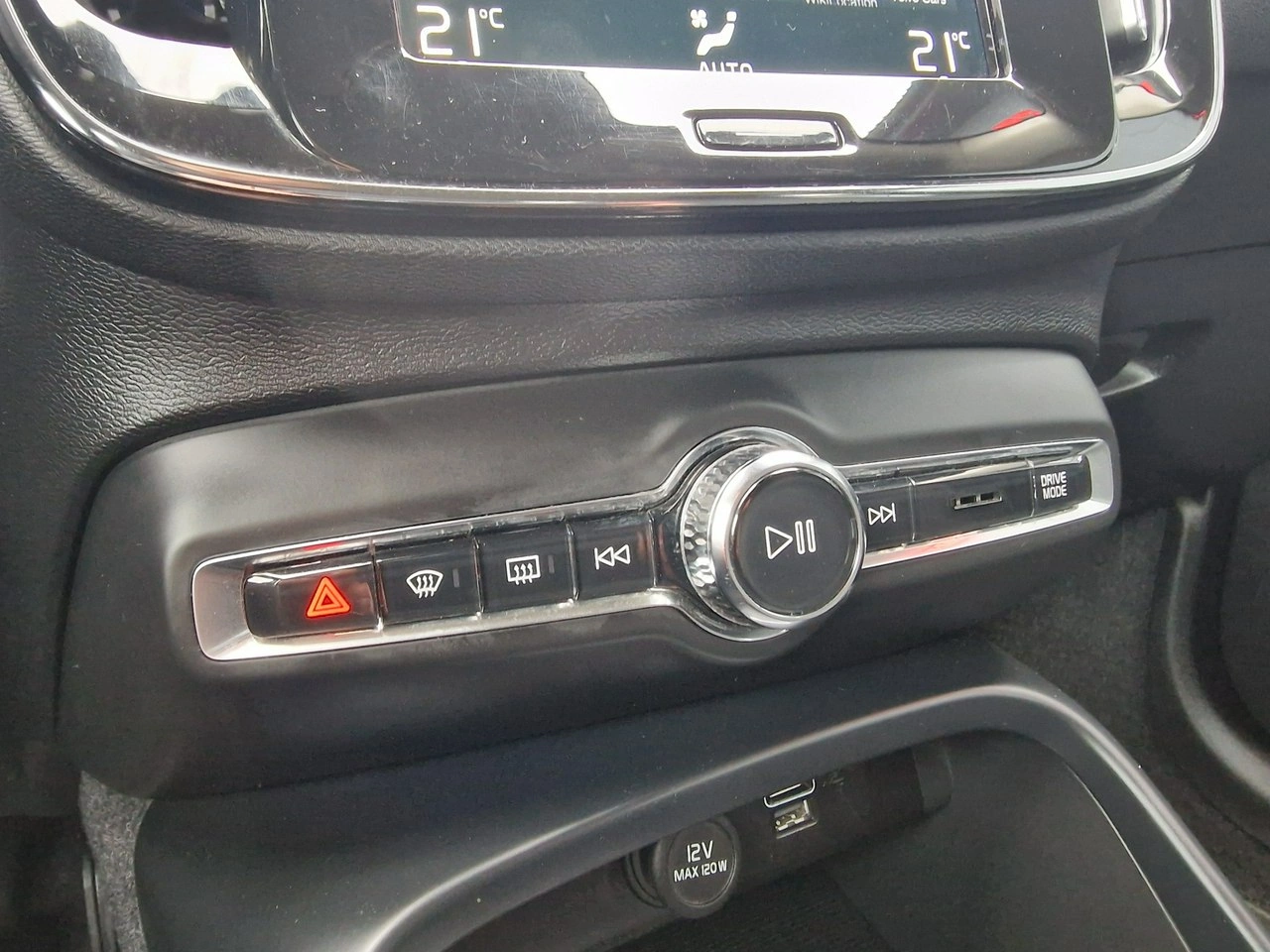 Volvo XC 40 - Zdjęcie 39