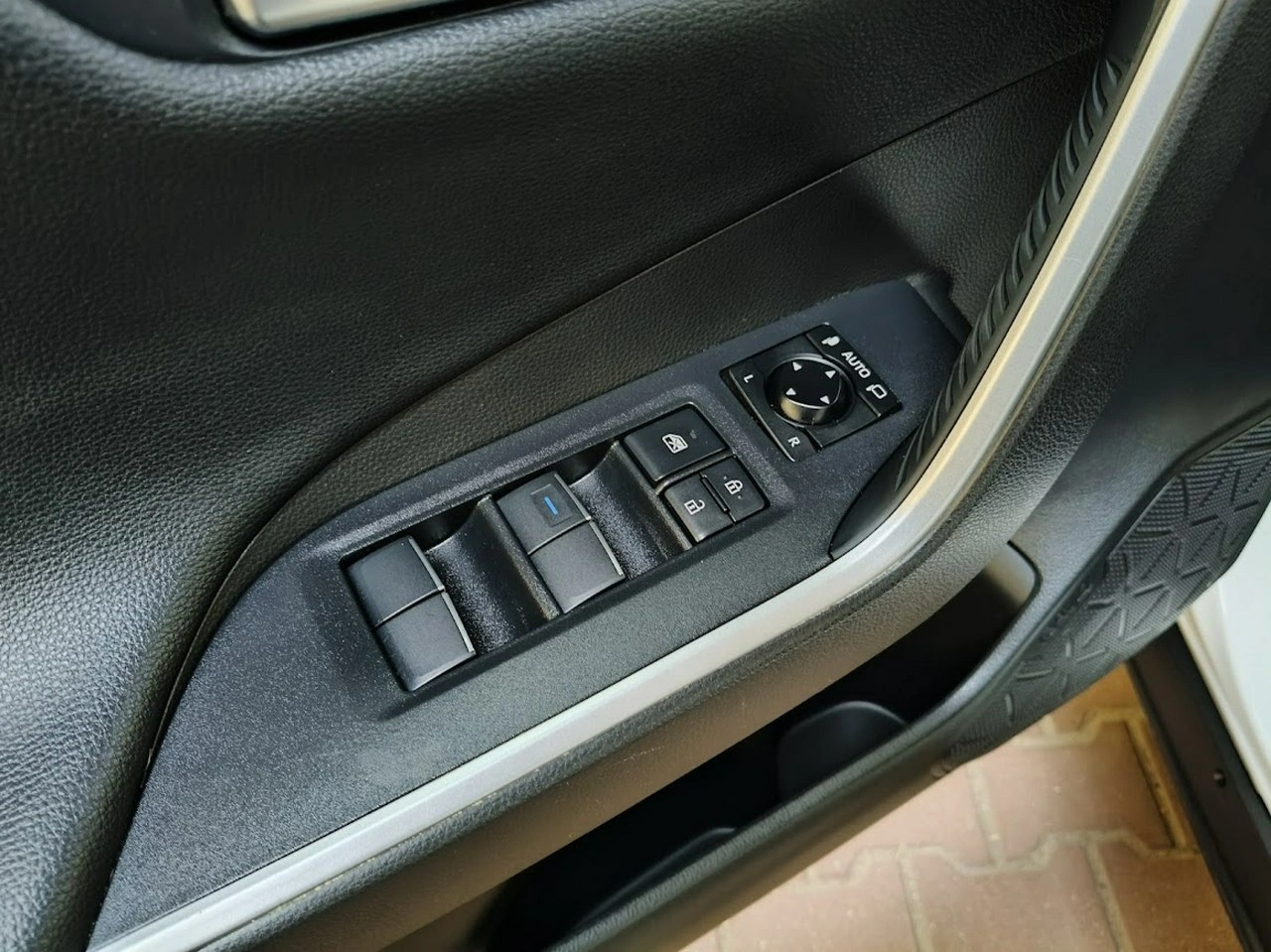 Toyota RAV-4 - Zdjęcie 16