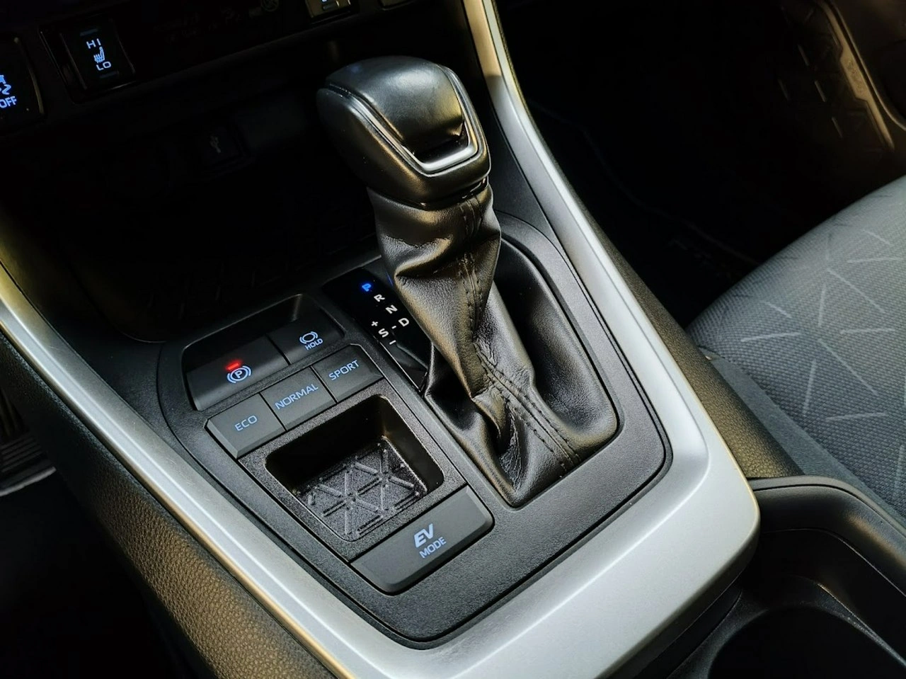 Toyota RAV-4 - Zdjęcie 27