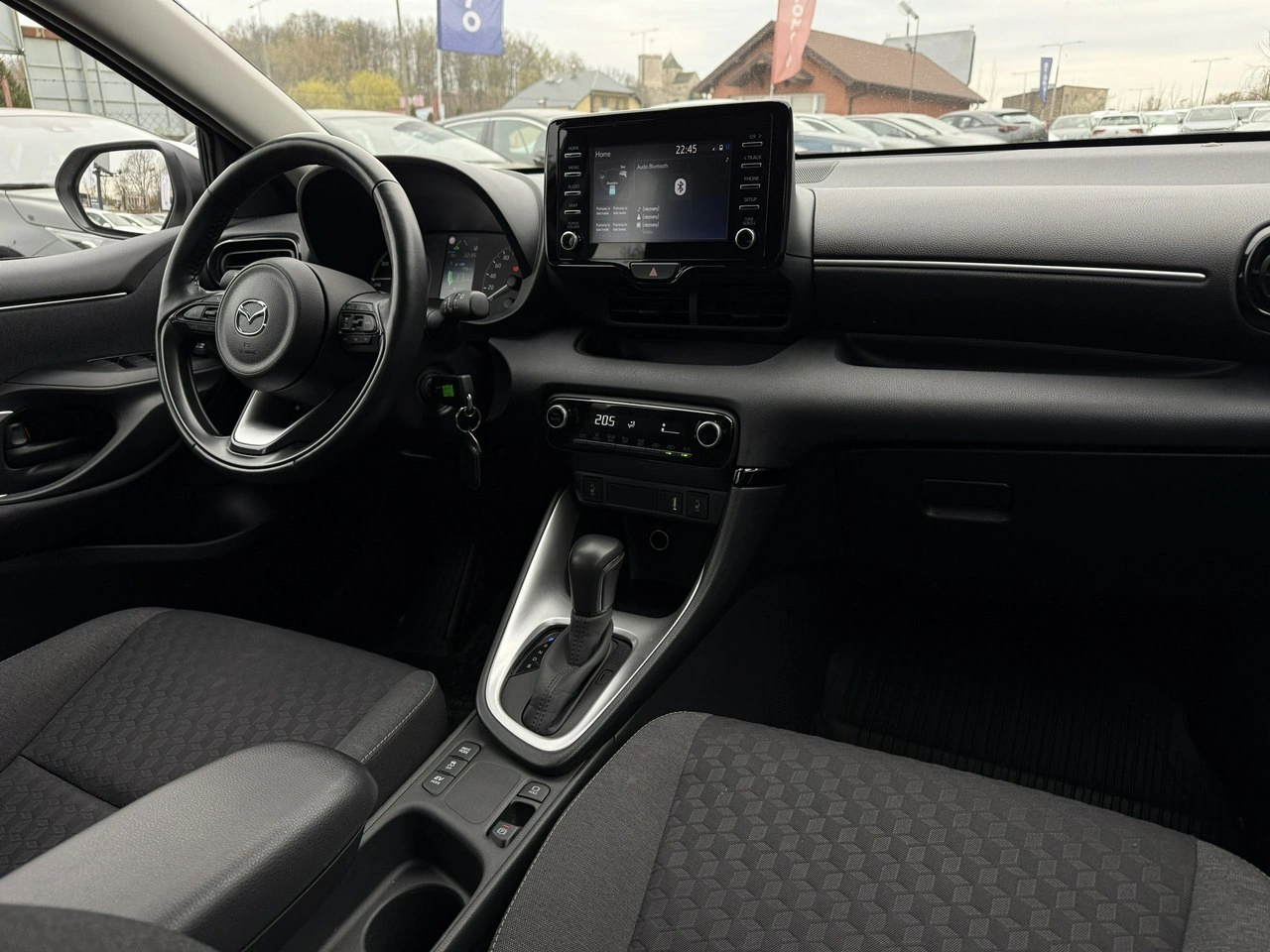 Mazda 2 Hybrid - Zdjęcie 14